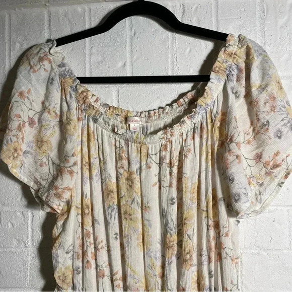 Floral Shorts Romper With Train Size L Off The Shoulder Sleeves Yellow and White - Picture 2 of 14